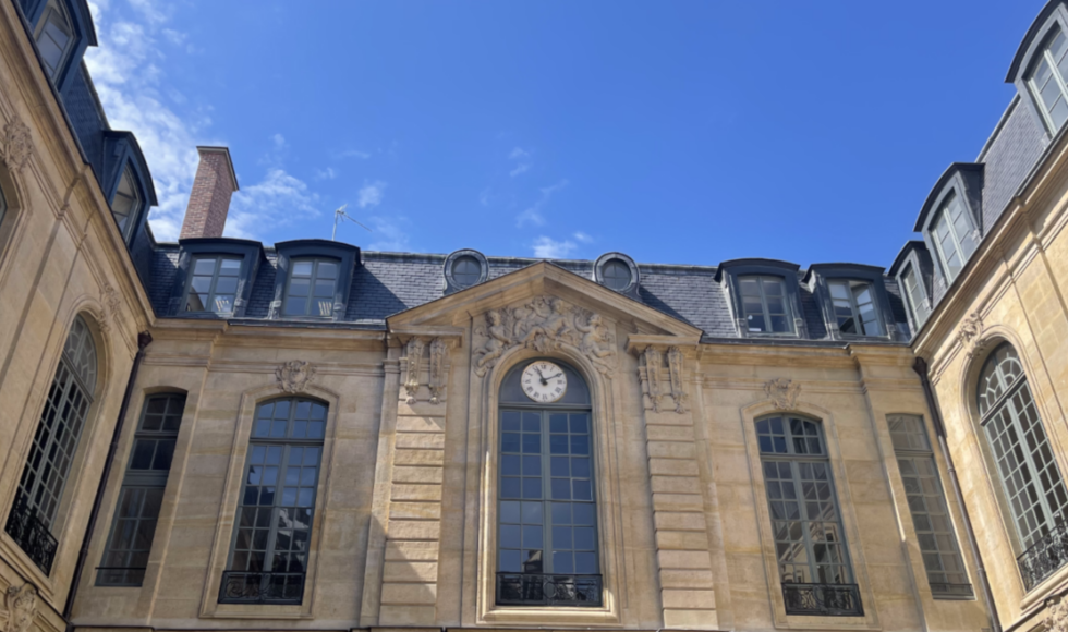 Cour intérieure d’un bâtiment patrimonial rénové